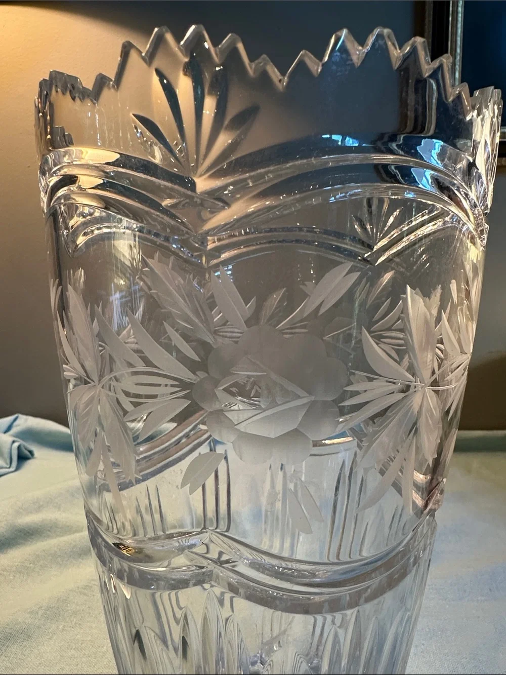 Vintage Large Flower 🌹 Vase Hand-Cut Lead Crystal Etched Frosted Glass Vase